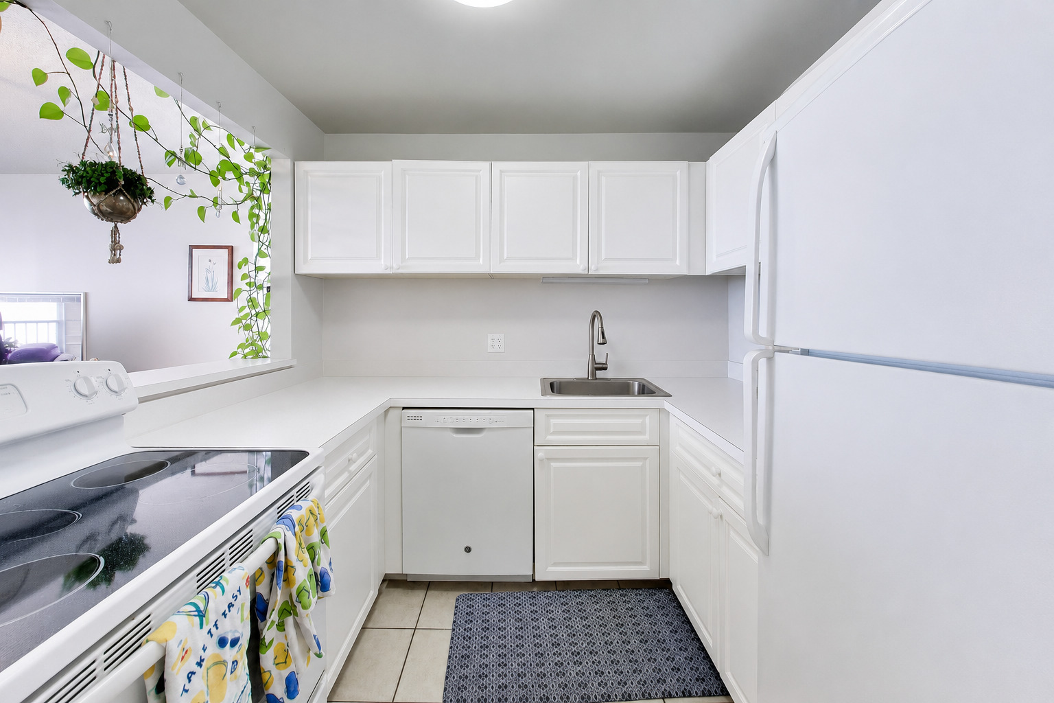 3660 N Lake Shore Drive 909 Property Photo 3