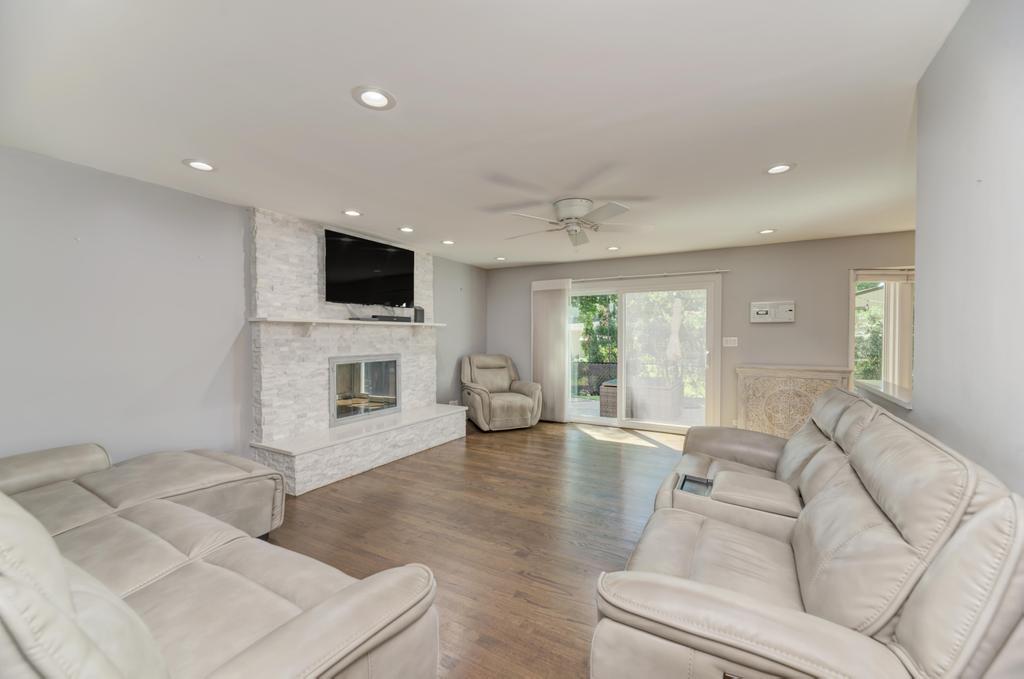 1119 W White Oak Street Property Photo 26
