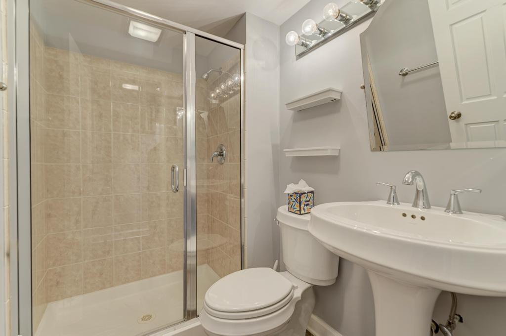 1119 W White Oak Street Property Photo 45