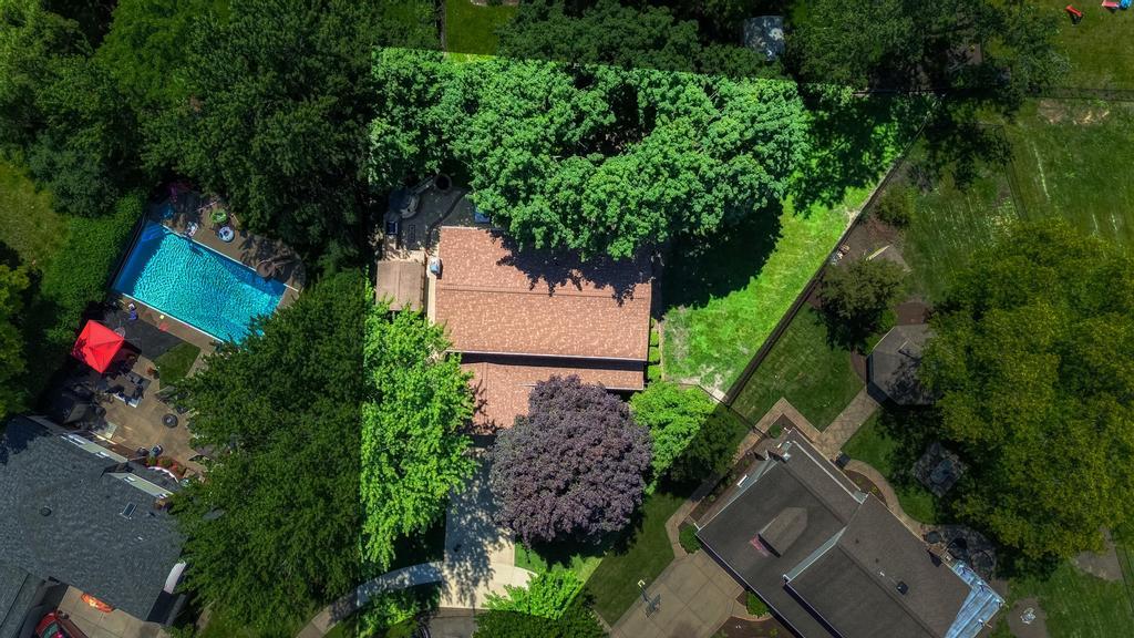 1119 W White Oak Street Property Photo 54