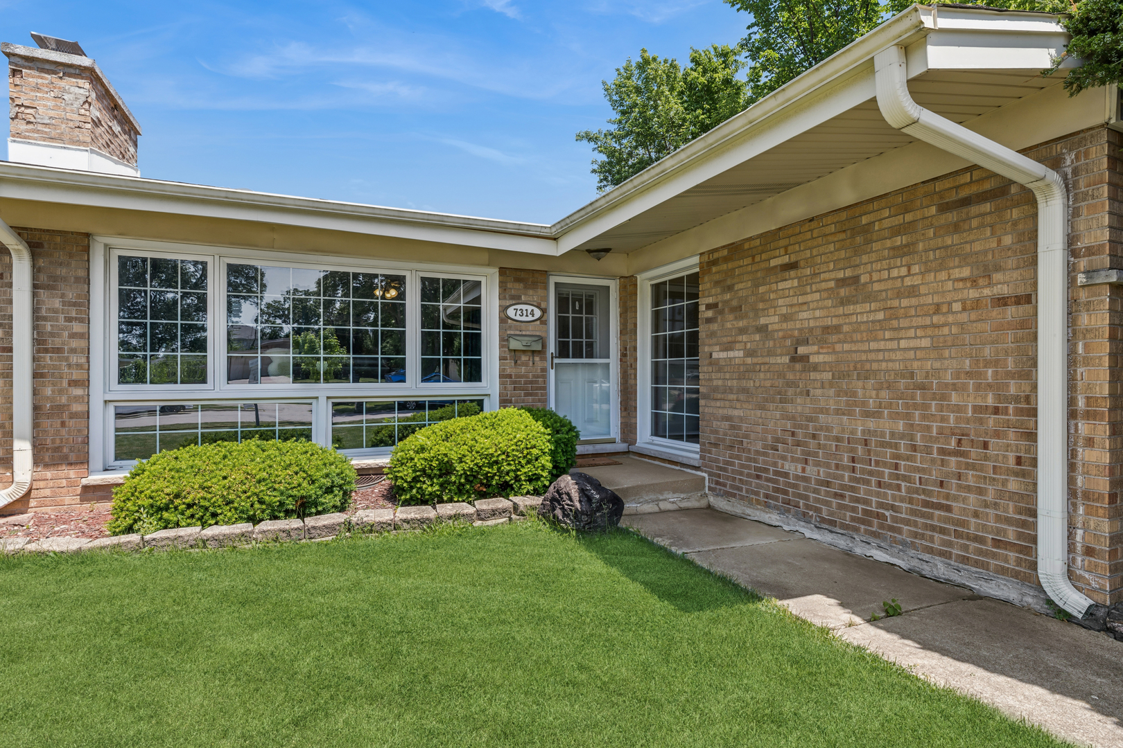 7314 Foster Street Property Photo 4