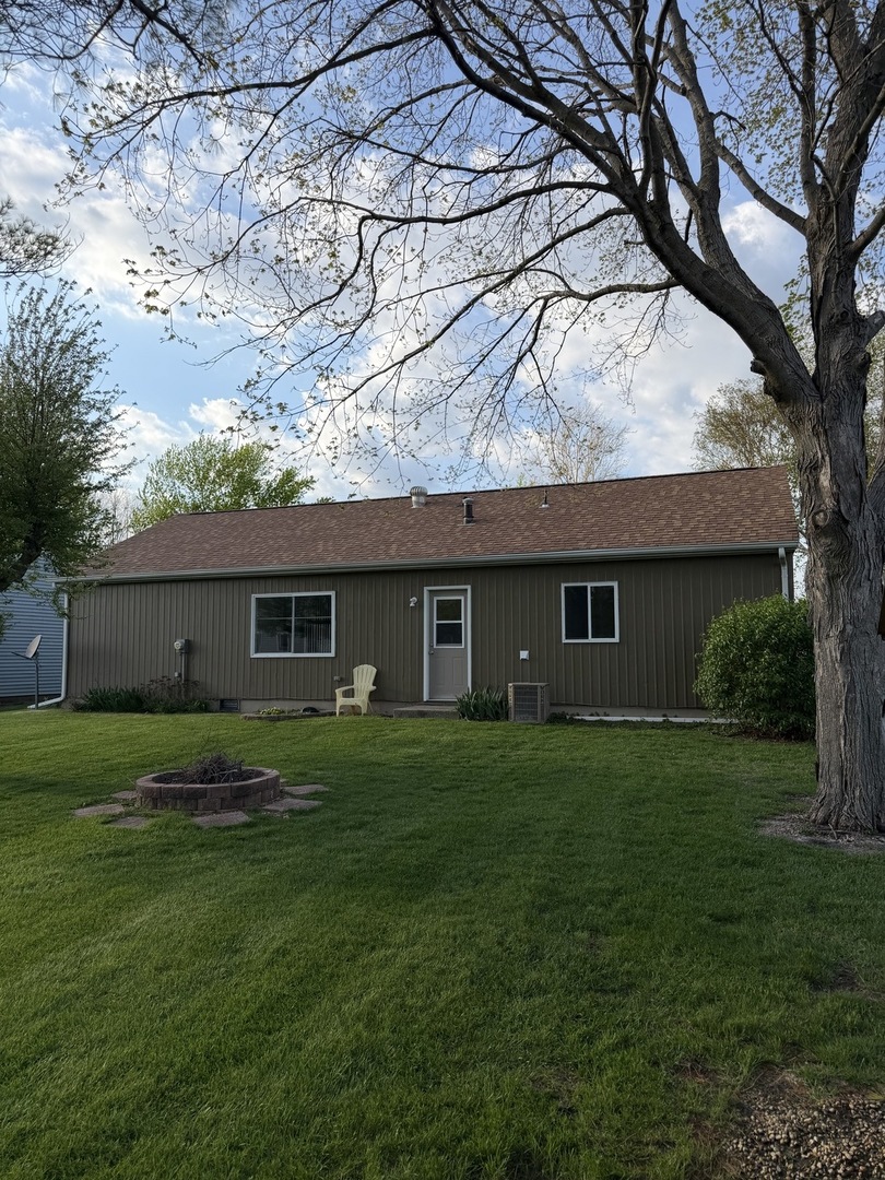 1129 E Main Street Property Photo 4