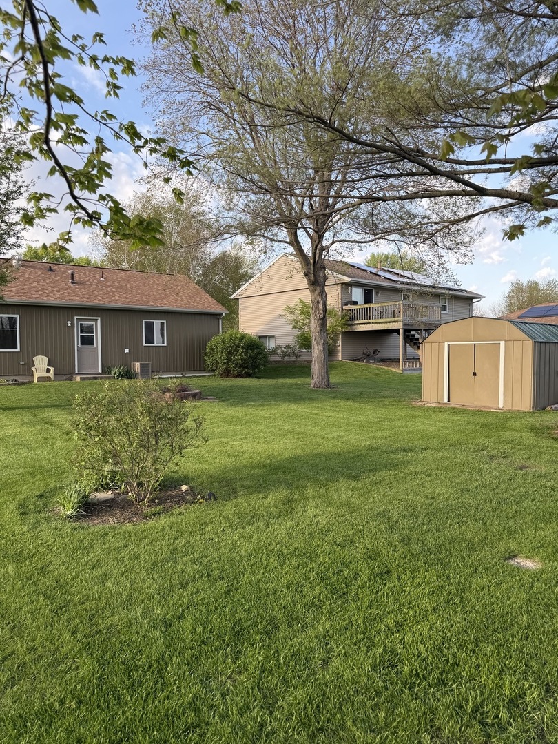 1129 E Main Street Property Photo 5
