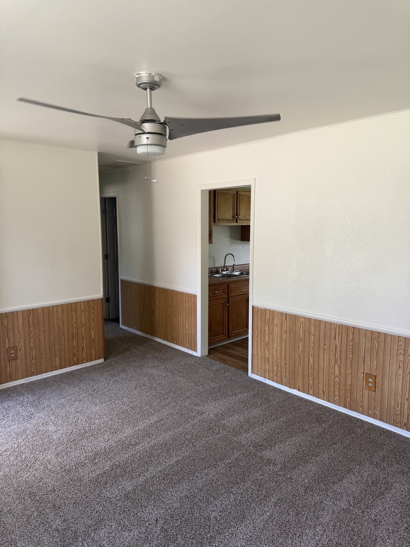 1129 E Main Street Property Photo 8
