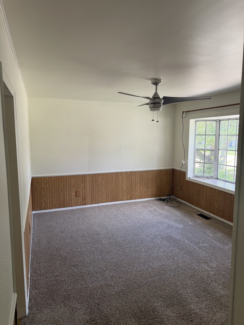 1129 E Main Street Property Photo 9