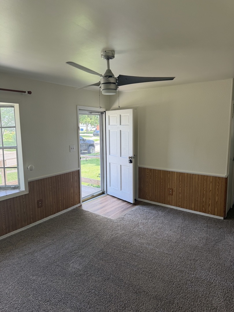 1129 E Main Street Property Photo 10