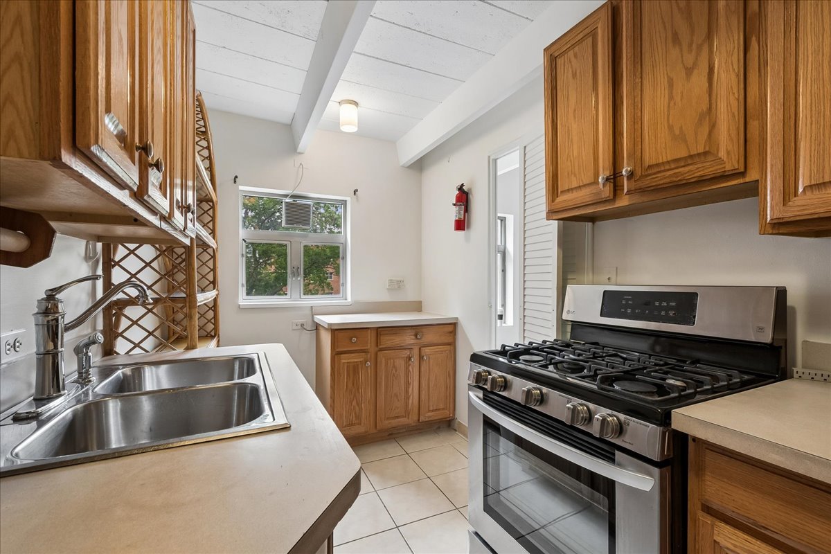 1856 Sherman Avenue 6sc Property Photo 8