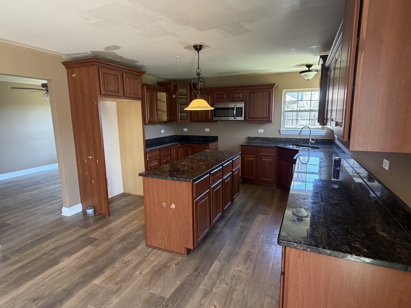 4521 203rd Street Property Photo 6