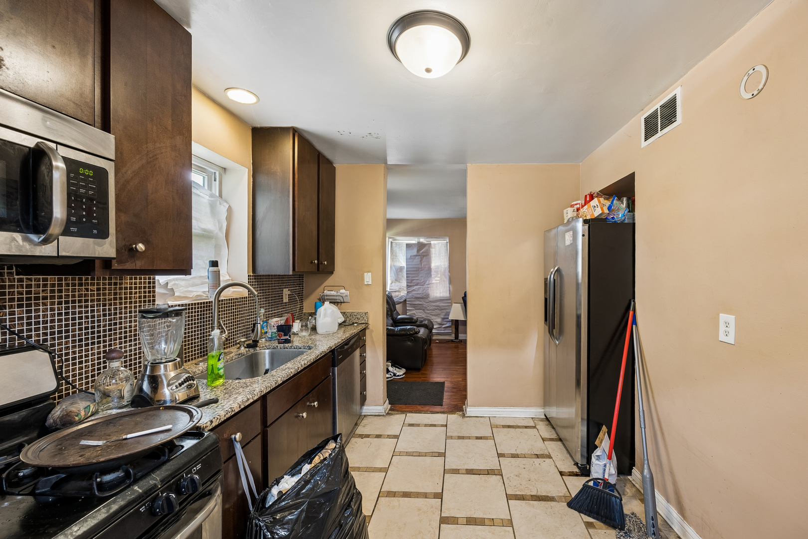 12910 S Green Street Property Photo 9