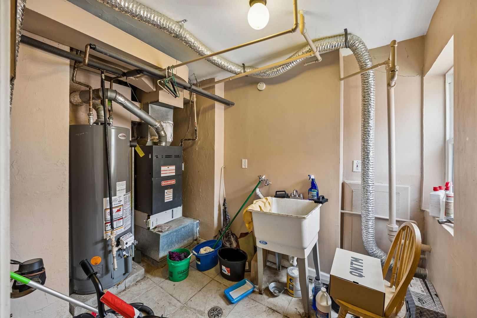 12910 S Green Street Property Photo 10
