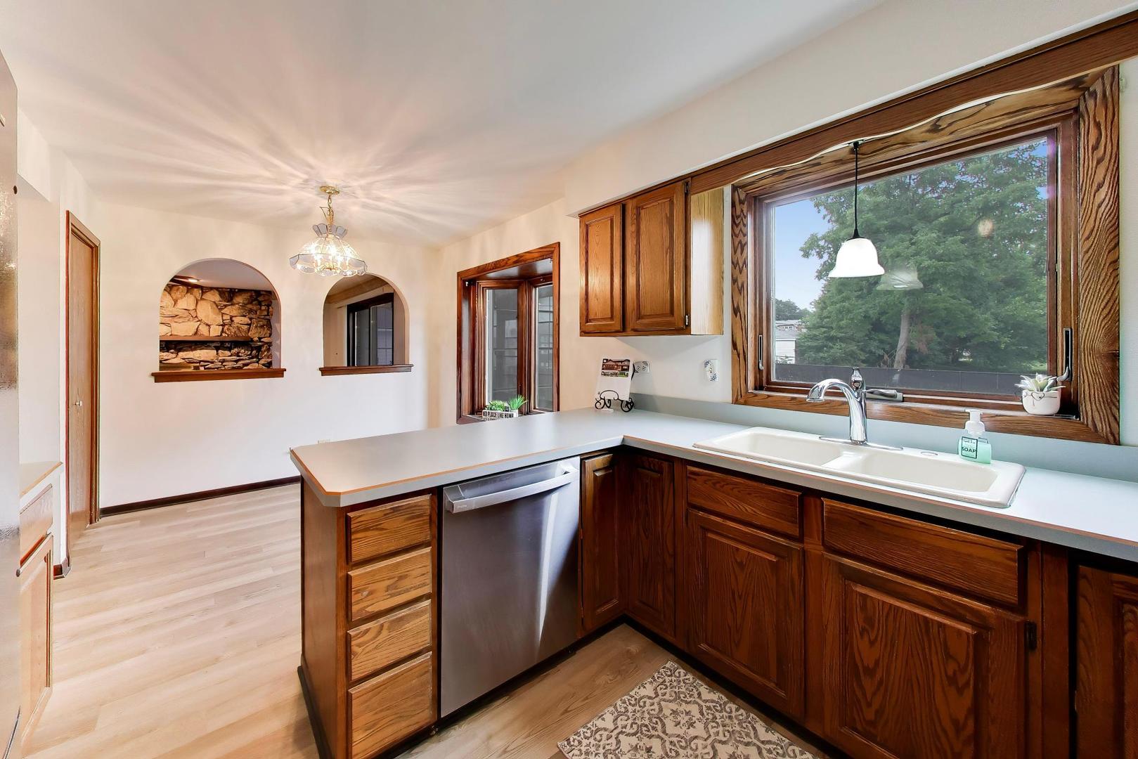 107 W Washington Street Property Photo 13