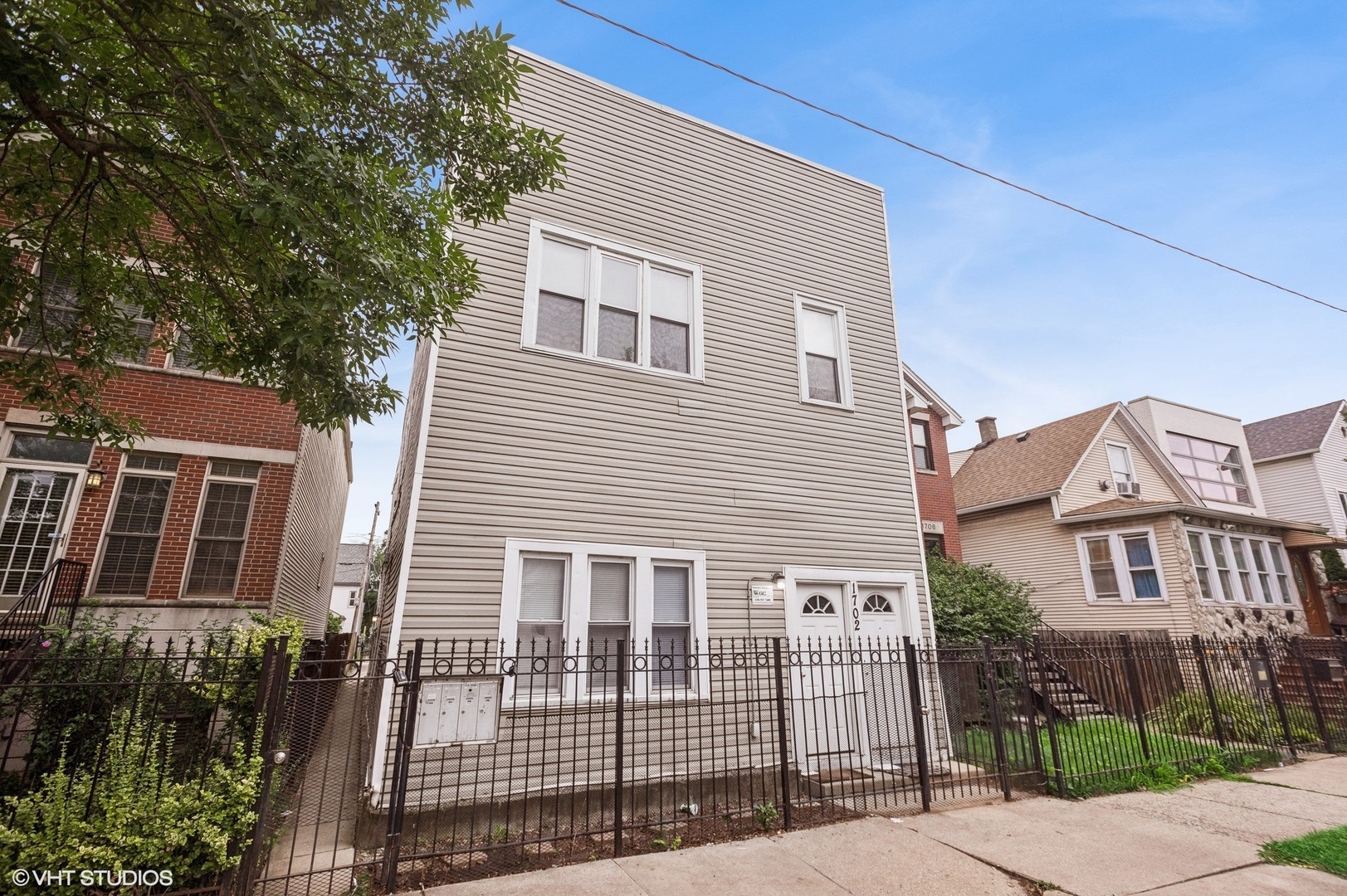 1702 N Campbell Avenue Property Photo 1