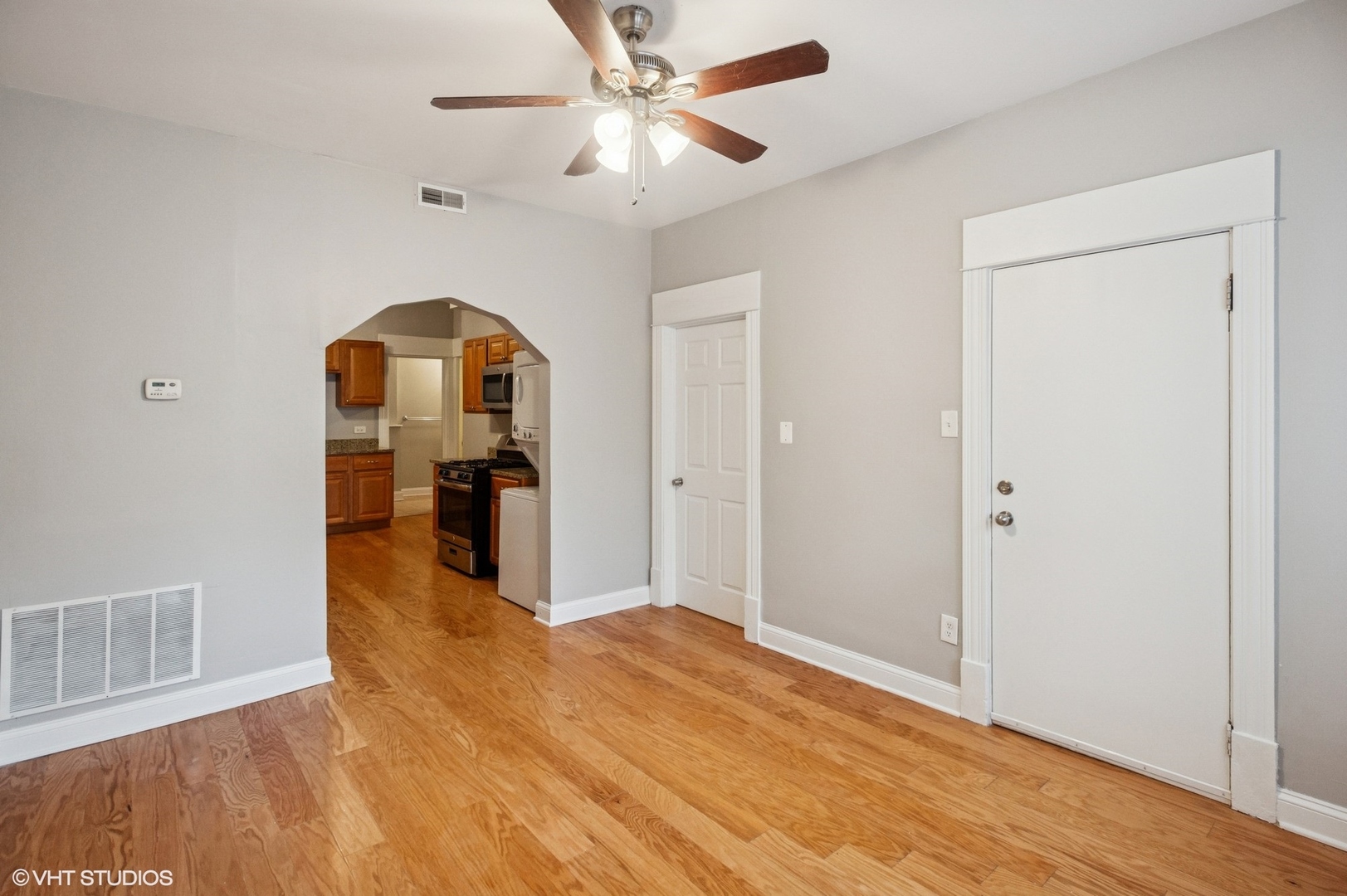 1702 N Campbell Avenue Property Photo 3