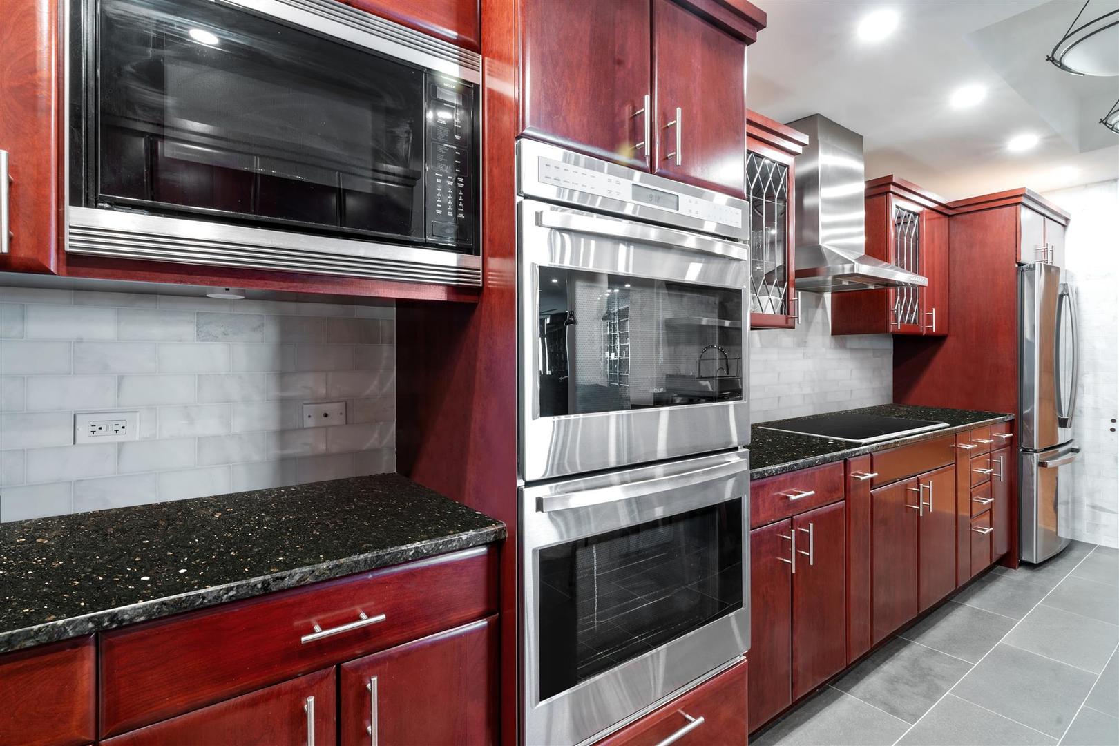 680 N Lake Shore Drive 1103 Property Photo 5