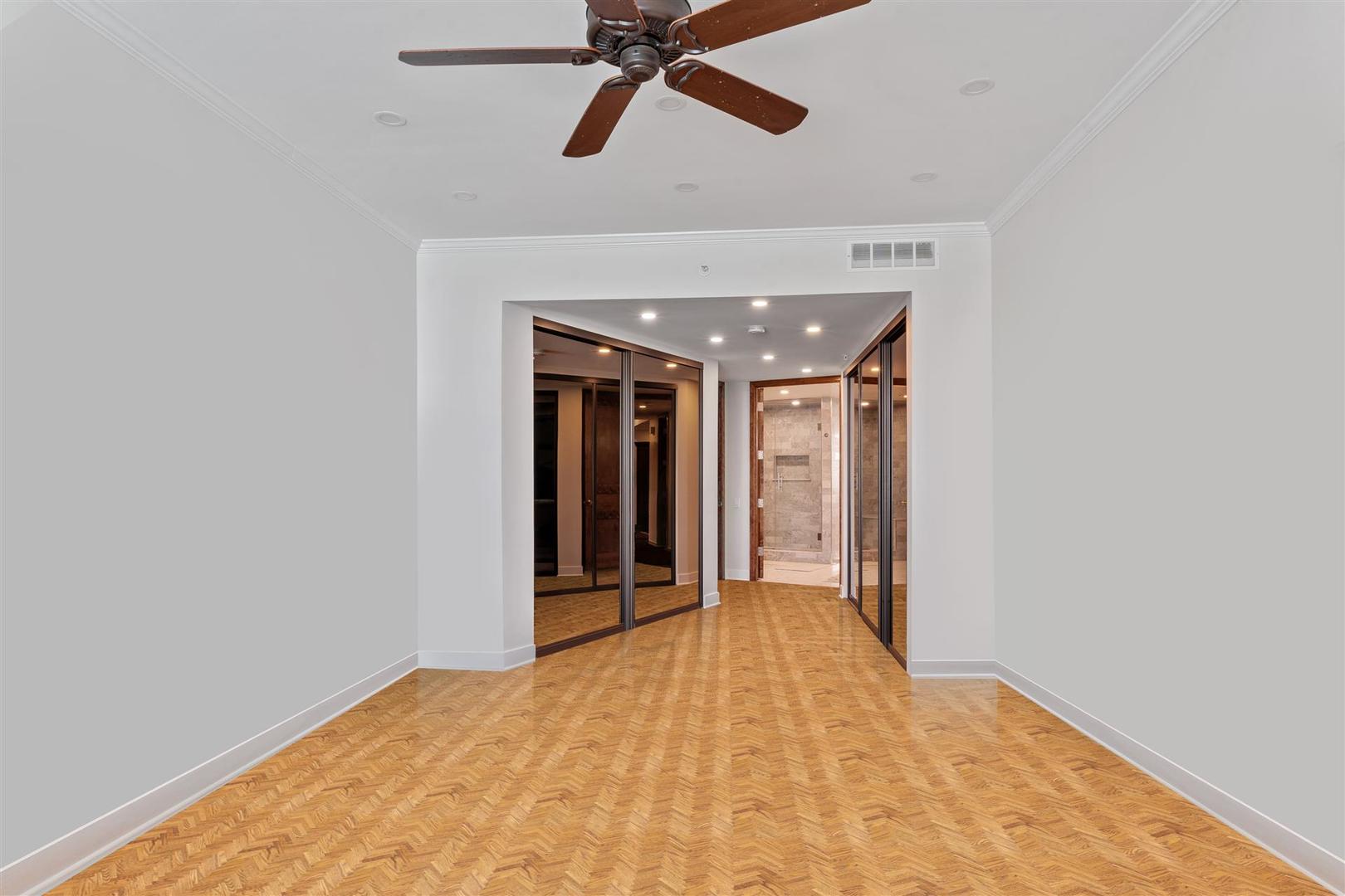 680 N Lake Shore Drive 1103 Property Photo 17