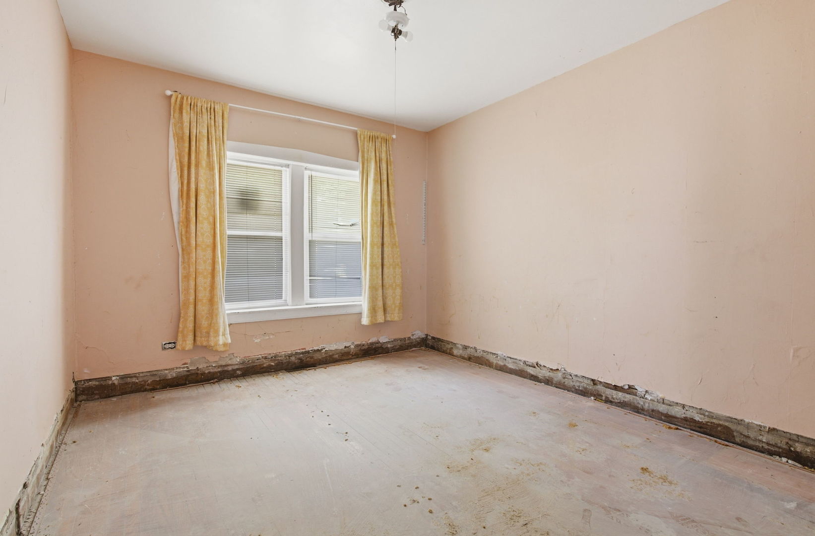1112 S Taylor Avenue Property Photo 10