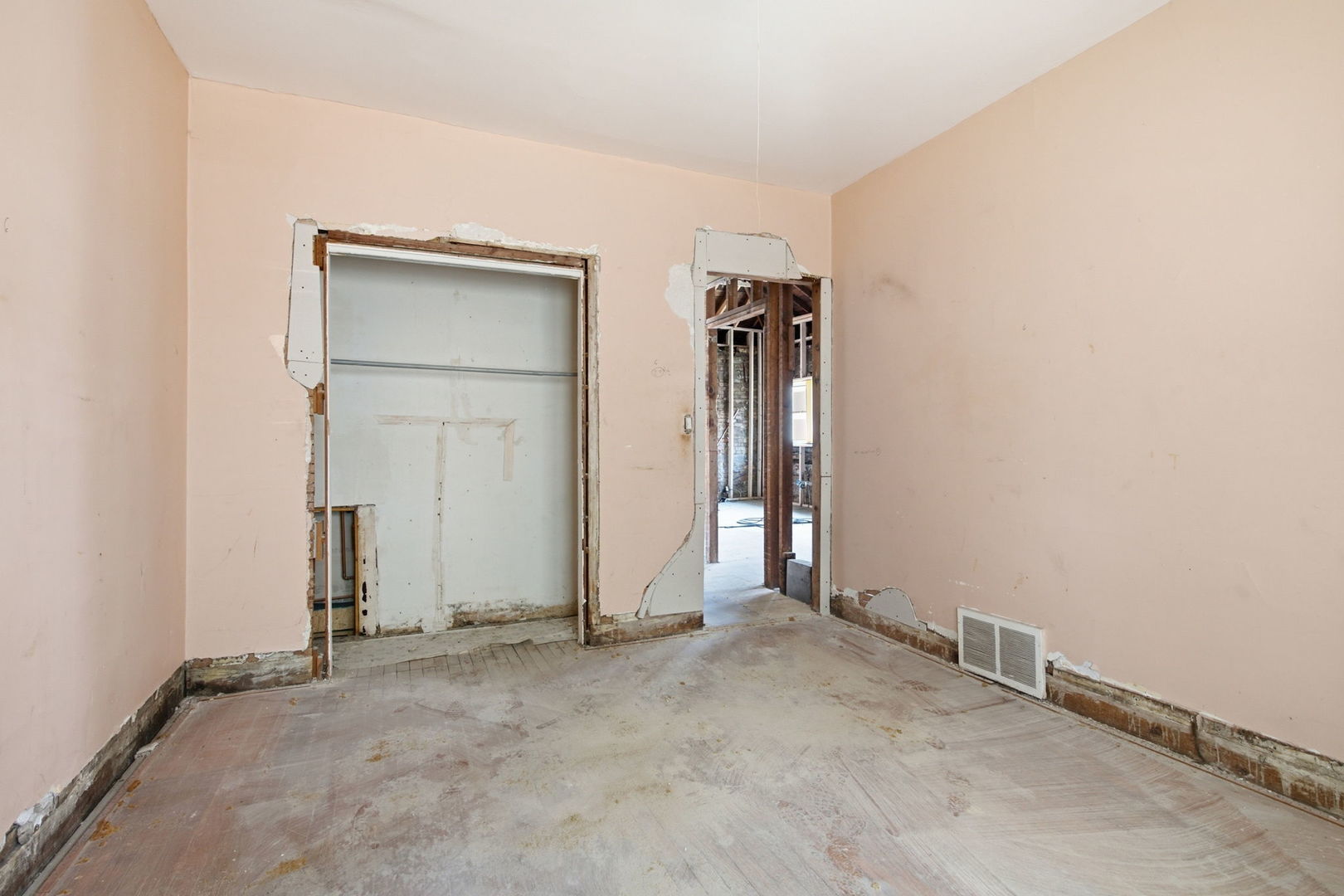 1112 S Taylor Avenue Property Photo 11