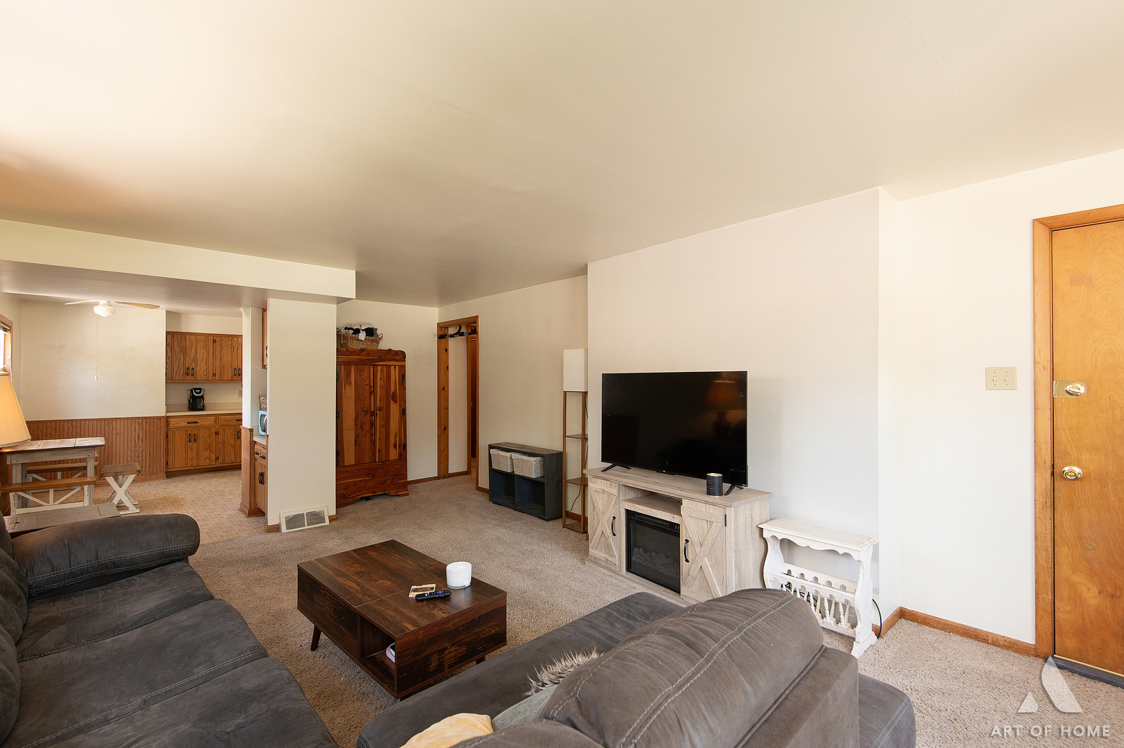 220 E 15th Street 1 Property Photo 5