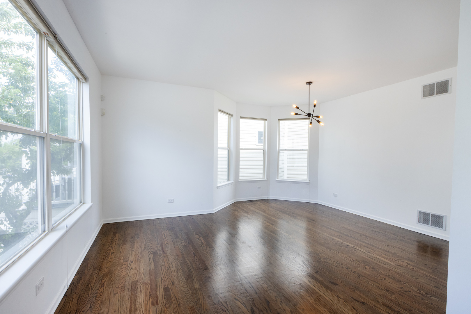 4257 N Kolmar Avenue Property Photo 15