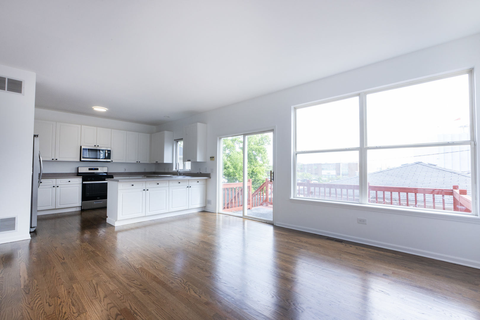 4257 N Kolmar Avenue Property Photo 24