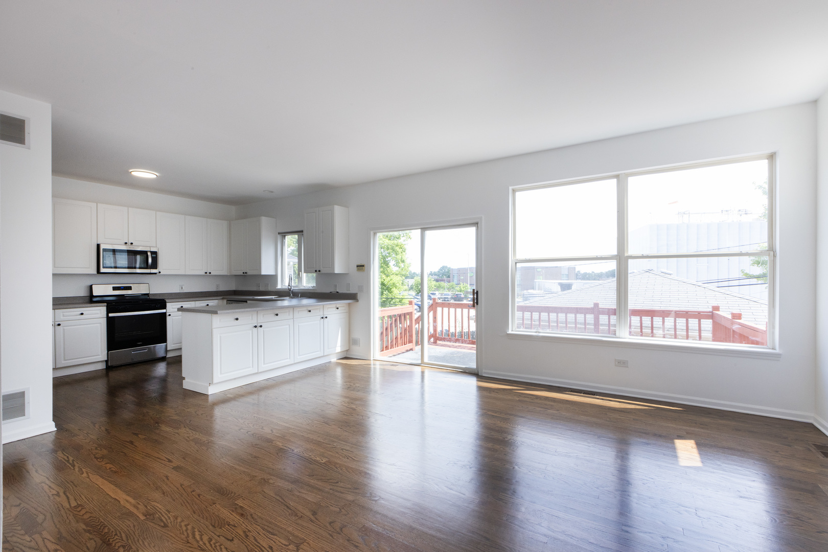 4257 N Kolmar Avenue Property Photo 25
