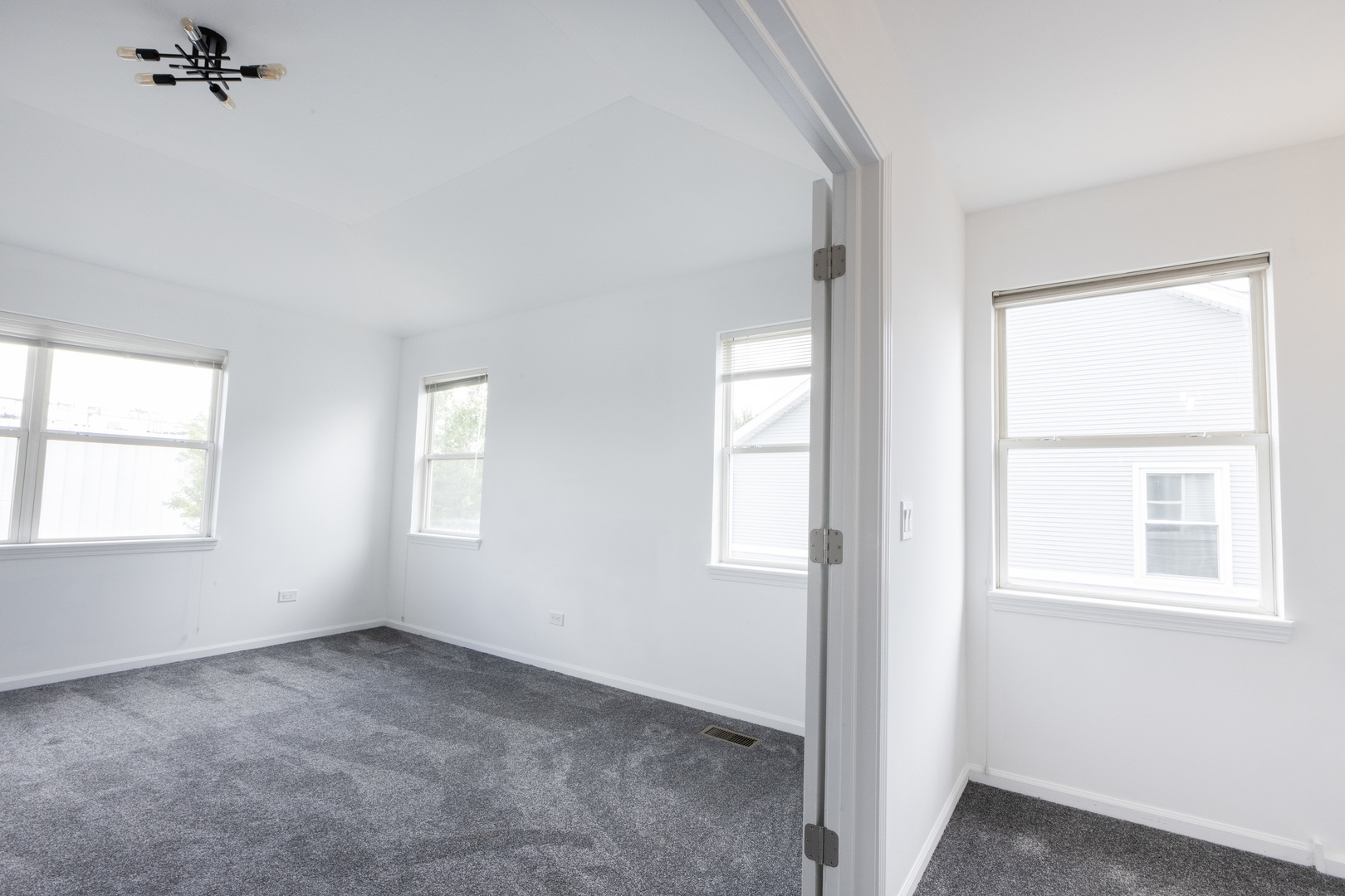 4257 N Kolmar Avenue Property Photo 42