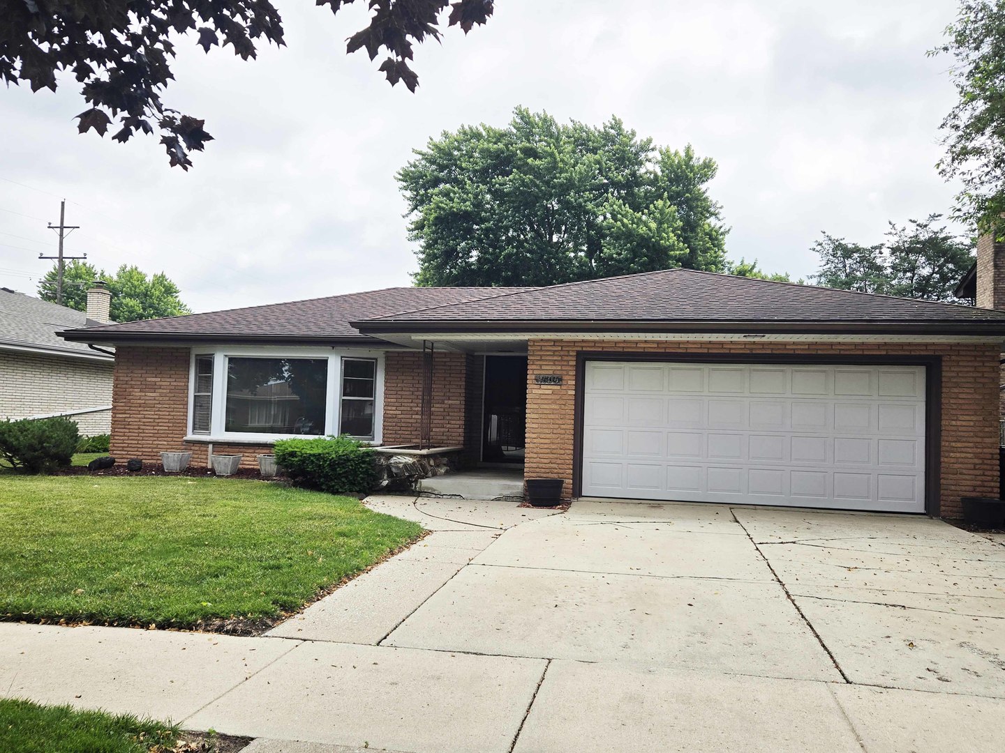 9605 S Kolin Avenue Property Photo 1