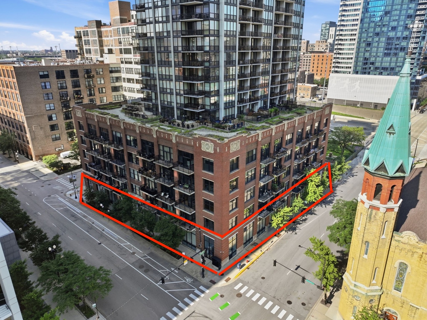 210 S Desplaines Street Property Photo 1