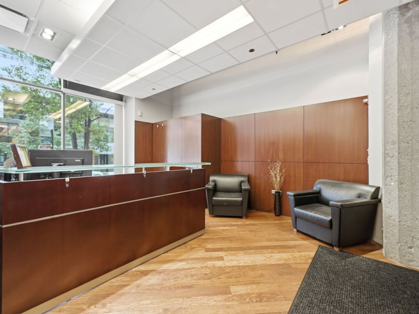 210 S Desplaines Street Property Photo 4
