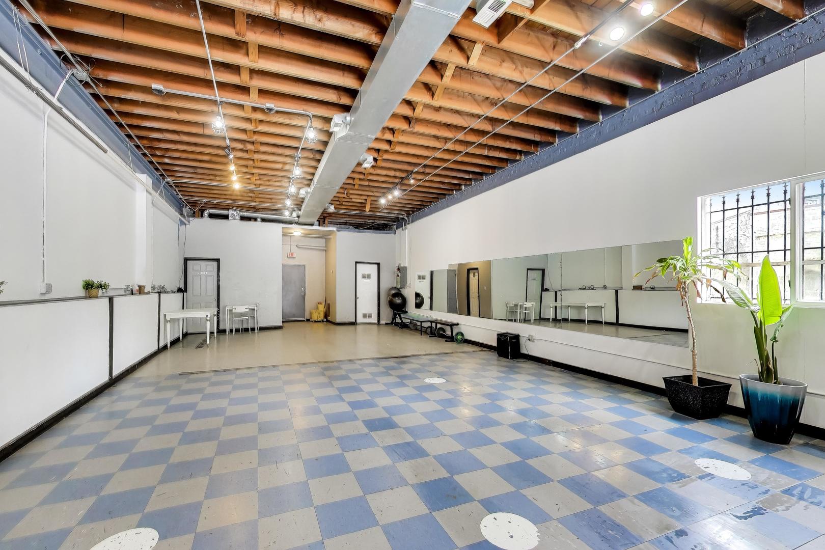 3426 W Diversey Avenue Property Photo 17
