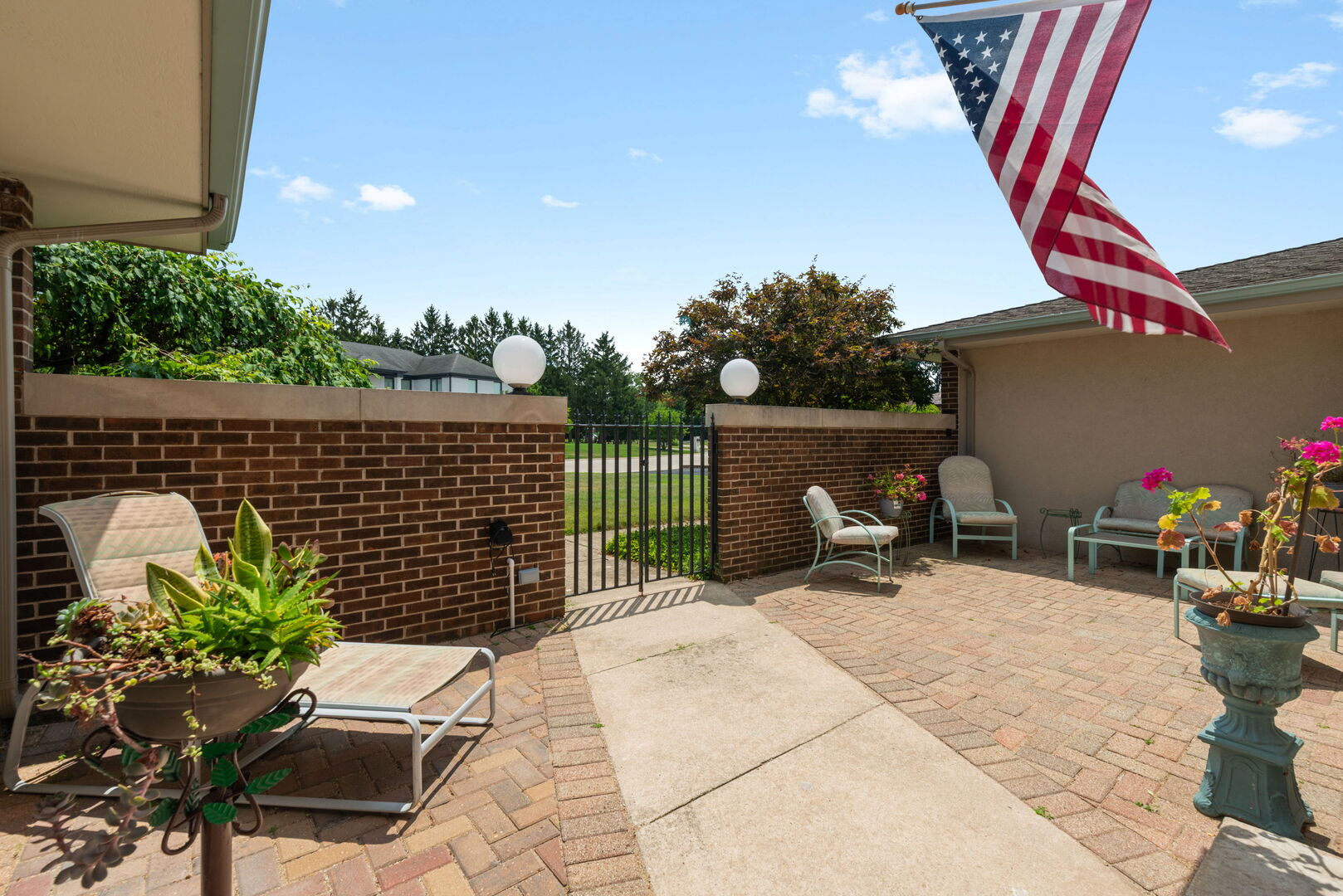 14 Hamilton Lane Property Photo 23