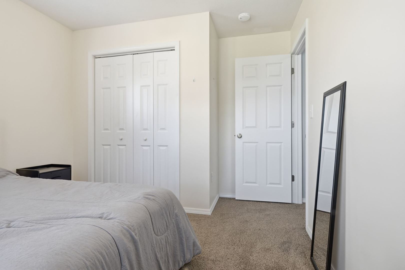 101 W Oak Street Property Photo 20