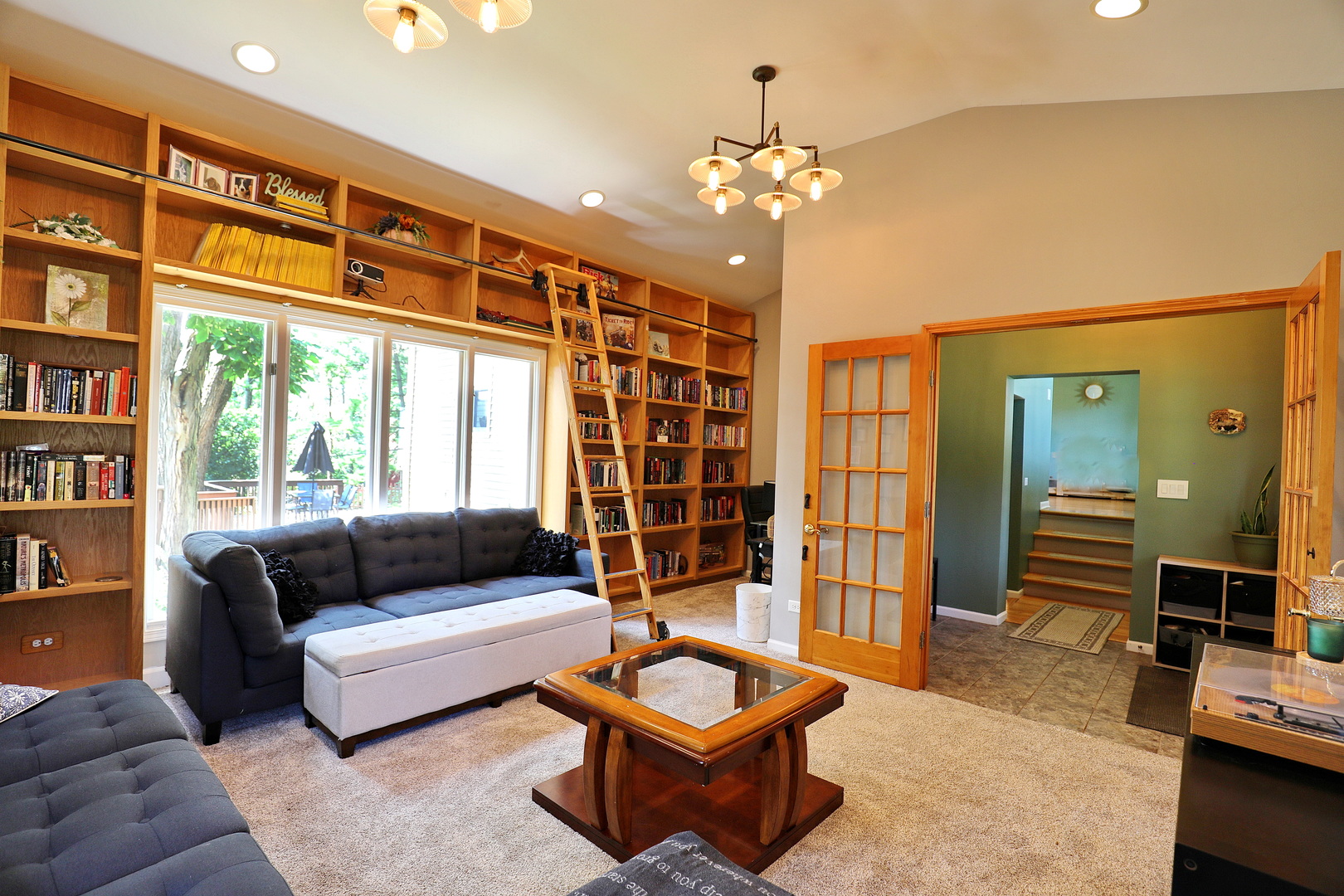 28w719 Barnes Avenue Property Photo 8