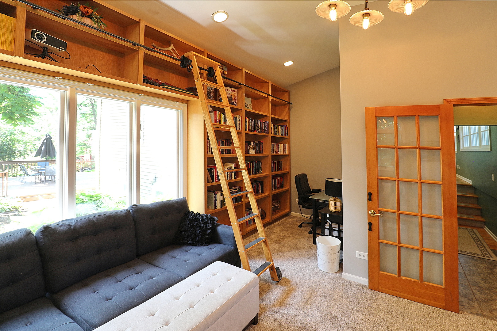28w719 Barnes Avenue Property Photo 9