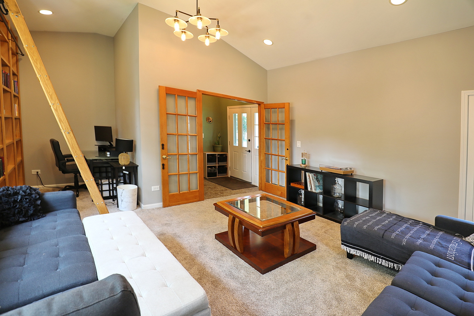 28w719 Barnes Avenue Property Photo 11