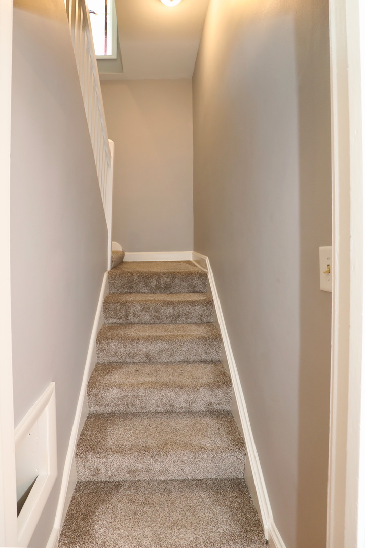 28w719 Barnes Avenue Property Photo 31