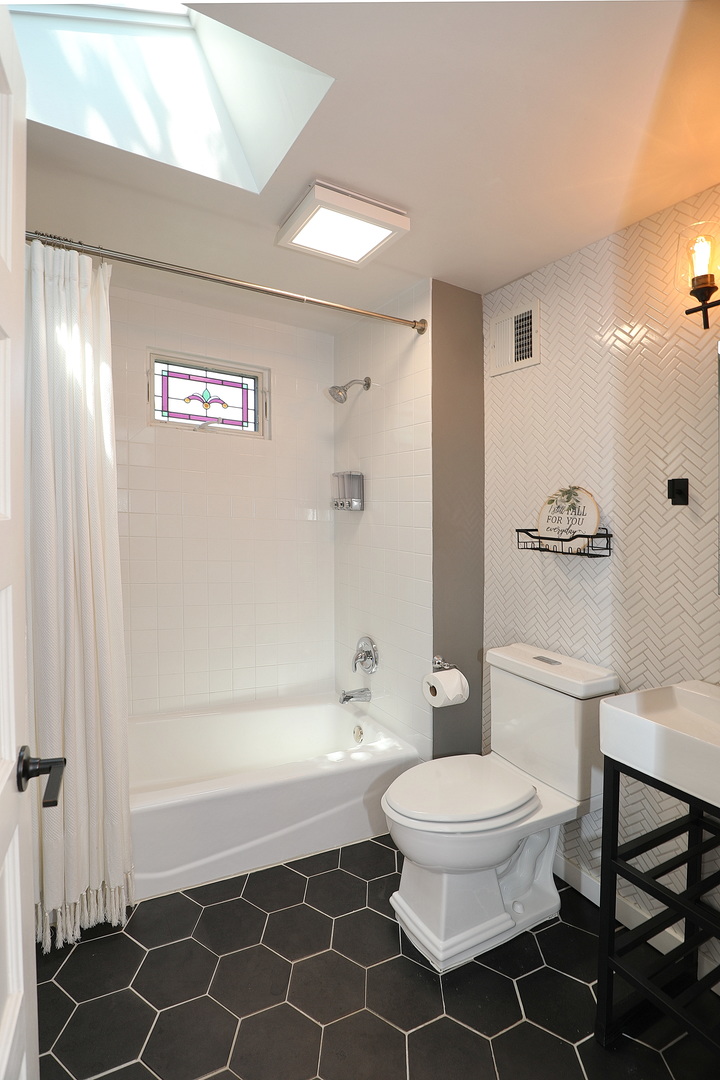 28w719 Barnes Avenue Property Photo 37
