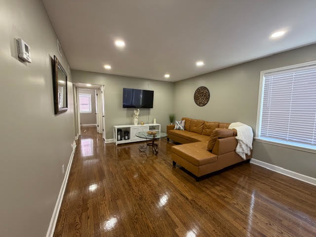 6104 S Nashville Avenue Property Photo 2