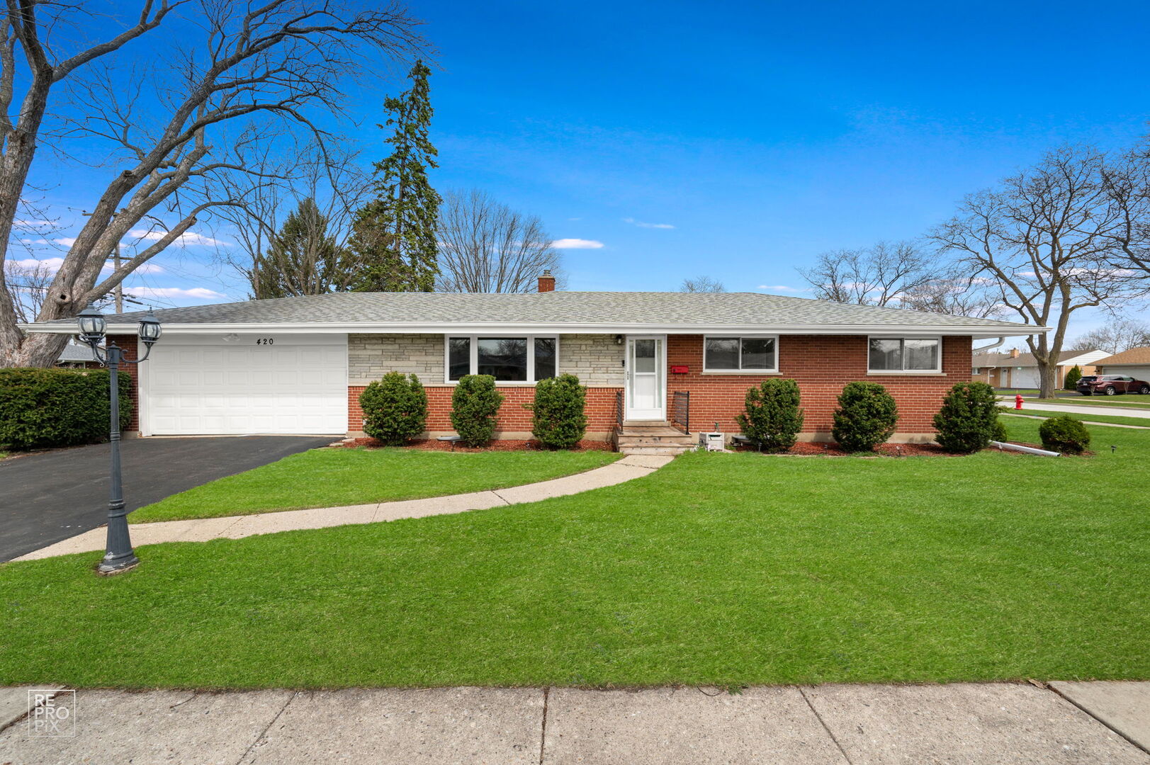 420 Berkshire Lane Property Photo 1