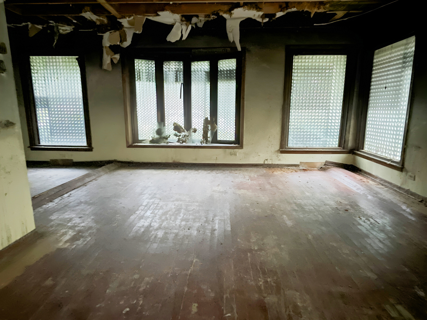 15229 Dante Avenue Property Photo 4