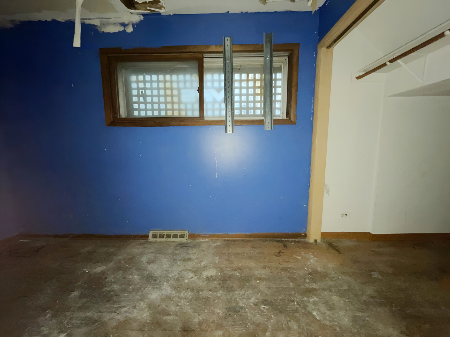 15229 Dante Avenue Property Photo 8