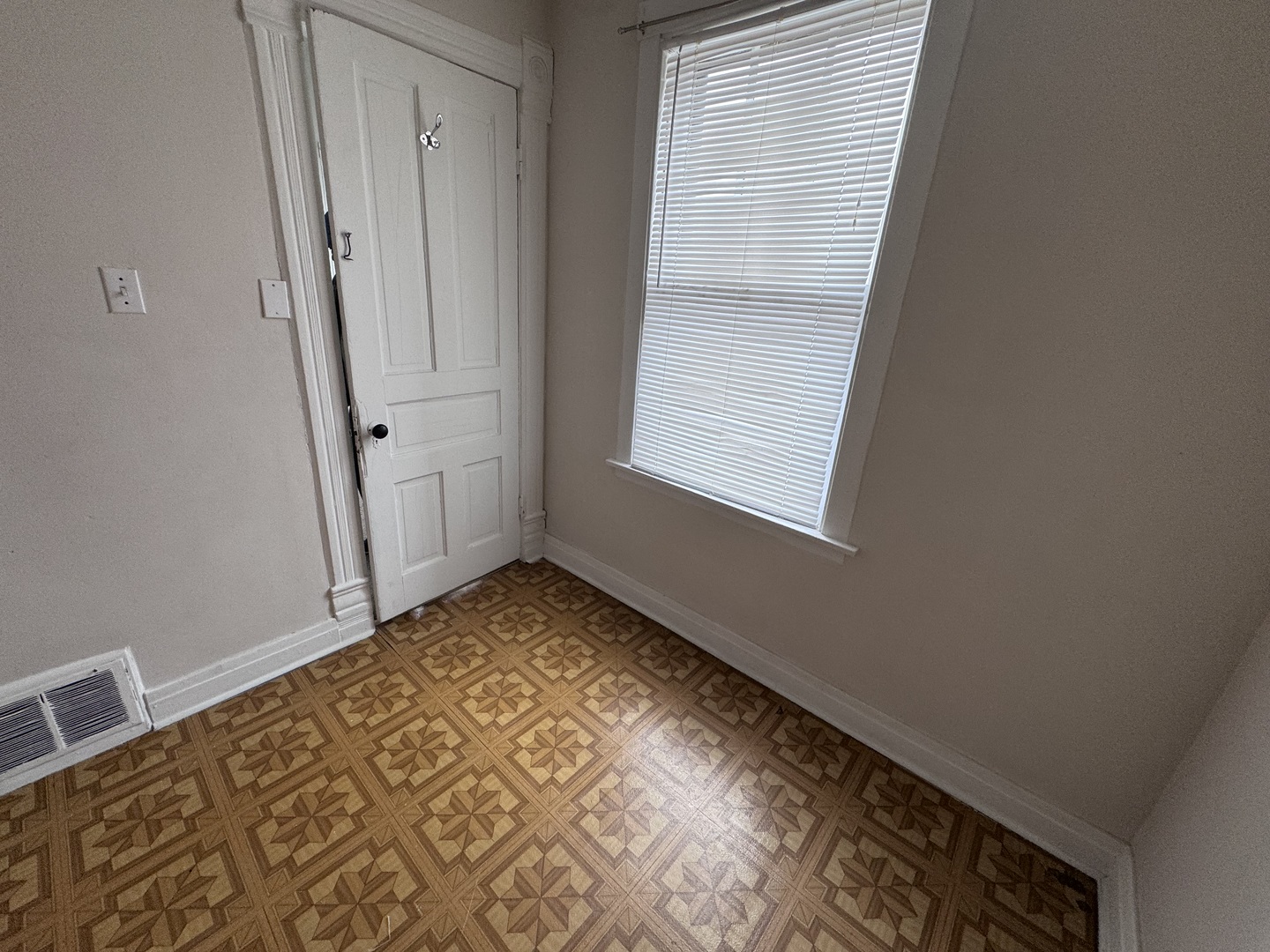 2454 W Diversey Avenue 2 Property Photo 9