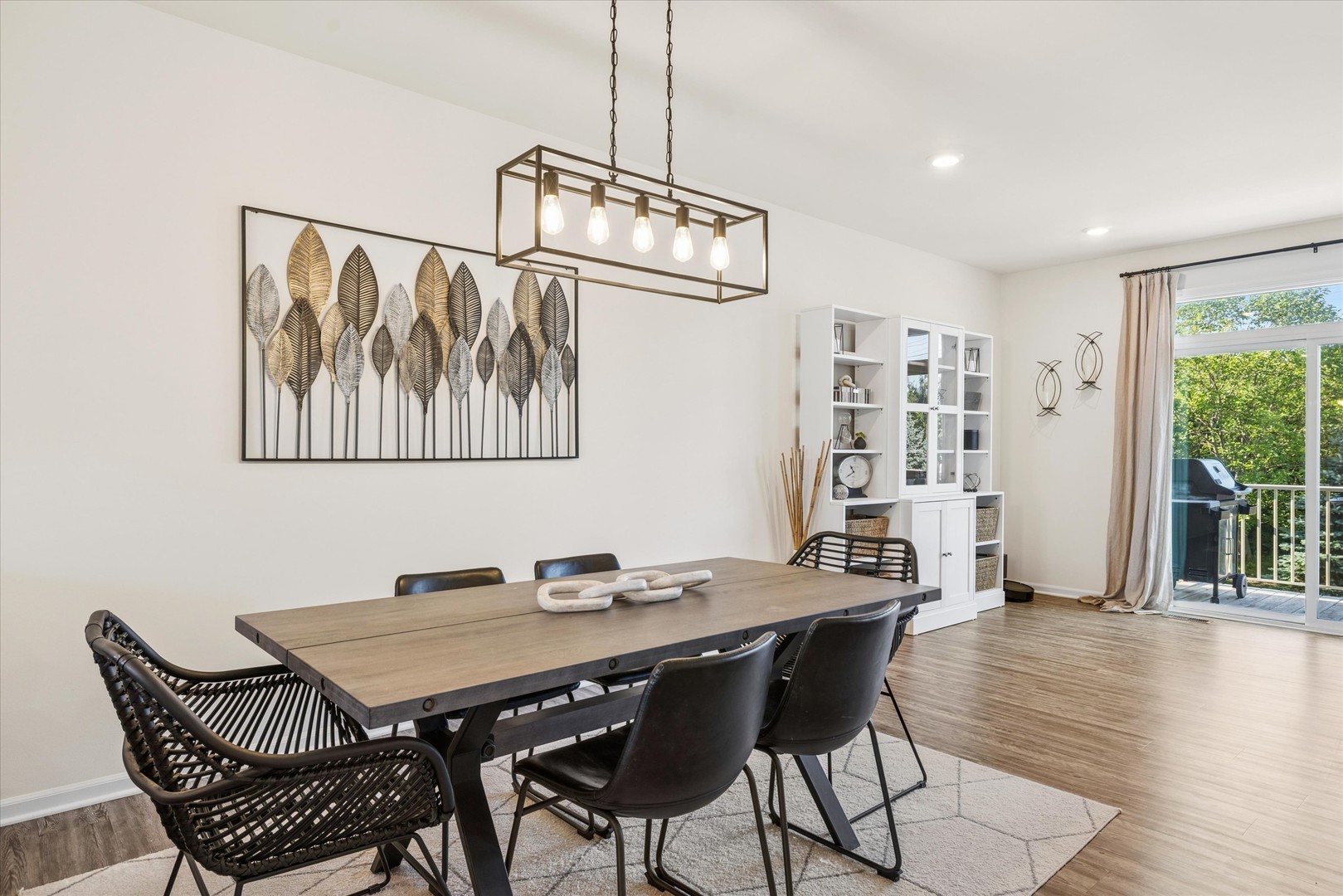 558 Cimmaron Circle Property Photo 4