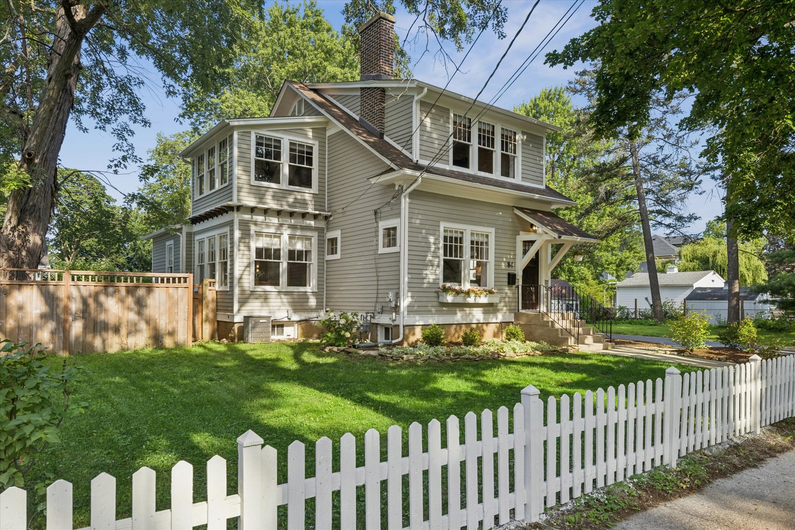 84 S Caroline Street Property Photo 3