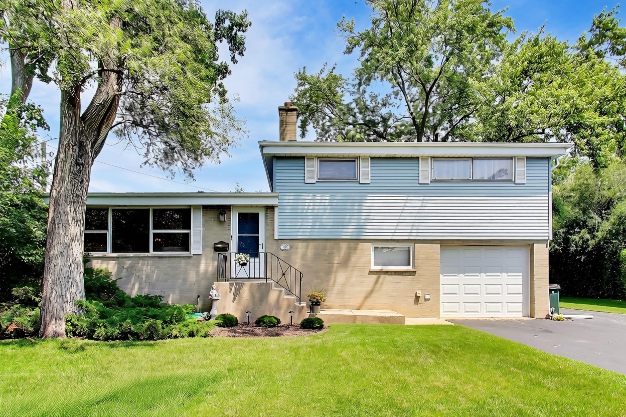 1115 Pfingsten Road Property Photo 1