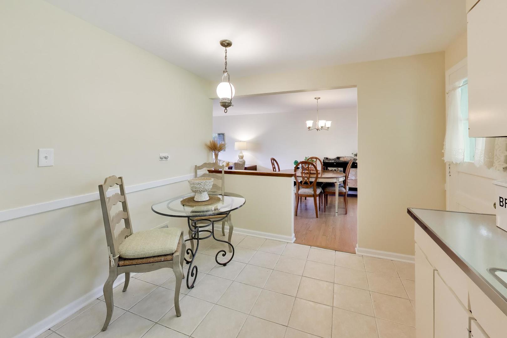 1115 Pfingsten Road Property Photo 8