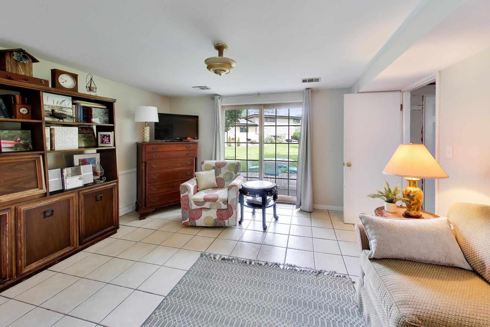 1115 Pfingsten Road Property Photo 9