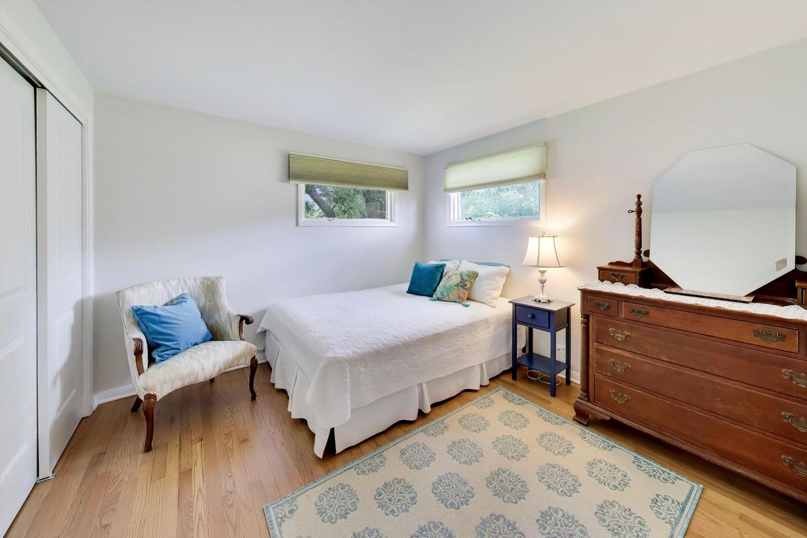 1115 Pfingsten Road Property Photo 14