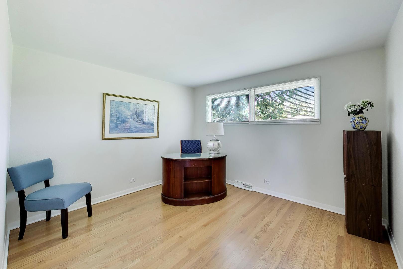1115 Pfingsten Road Property Photo 15