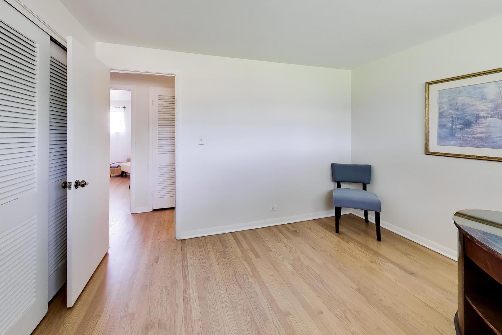 1115 Pfingsten Road Property Photo 16